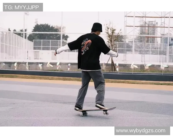 广州滑板队边路渗透战术解析与实战应用探讨